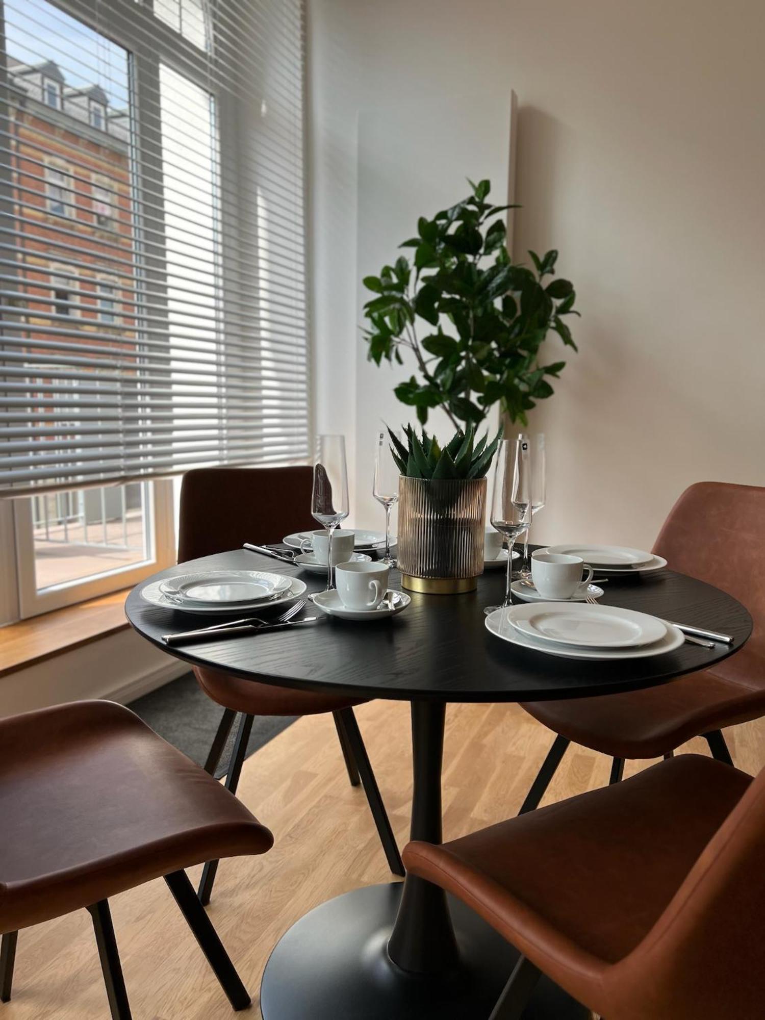 Neu! City-Loft-Apartment Im Goethe Palais I 5P I Lift I Parkplatz I Zentrum I Helios Aue  Esterno foto